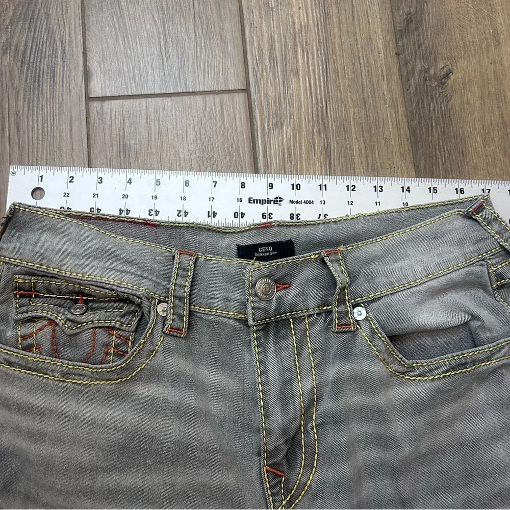 True Religion Geno Slim Mens Jeans Gray Wash Relaxed Denim Red Big T Stitching